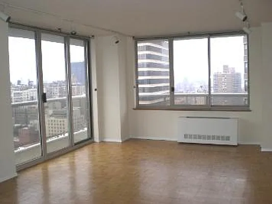 Rented by Corcoran | media 23