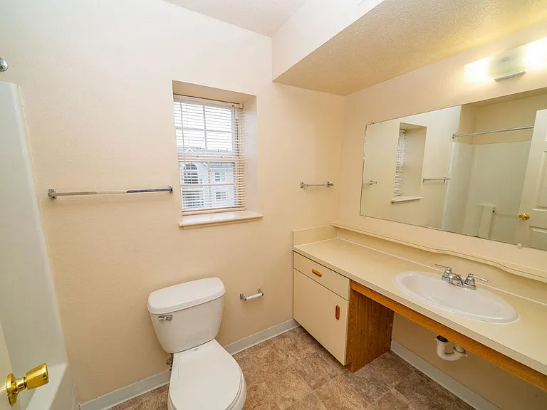 Pine Knoll Apartments — Photo 69