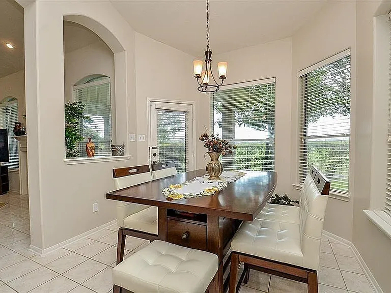 1306 Ventura Canyon Dr — Photo 5