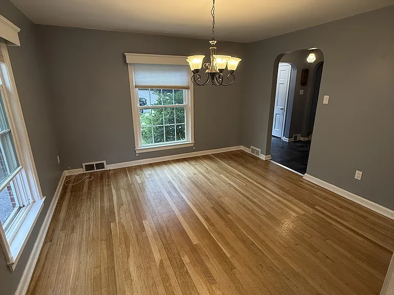 114 Newburn Dr — Photo 5