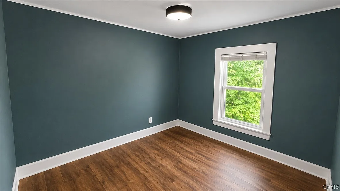 3 bed, 1.0 bath, 1512 sqft, $1,550 — Photo 4