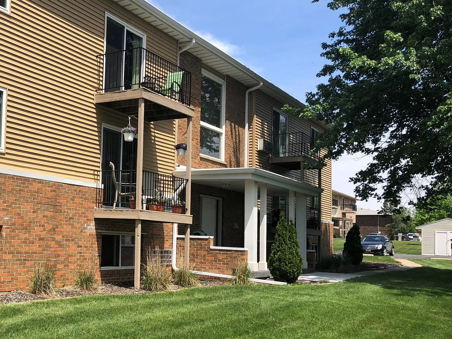 2 bed, 800 sqft, $875 — Photo 2