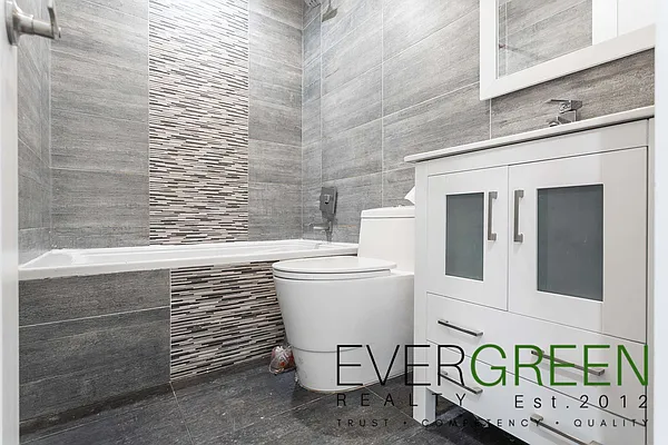 Rented by Evergreen Apartments BK | media 11