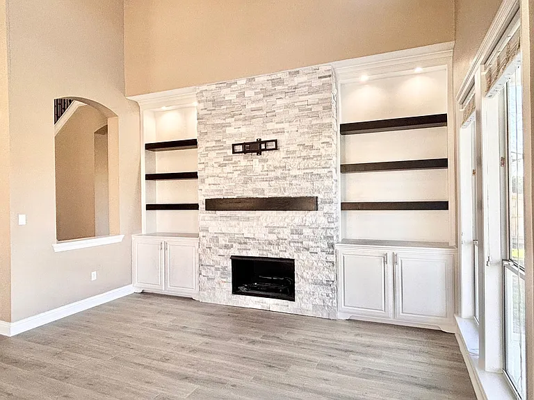 6181 Royal Palms Dr — Photo 2