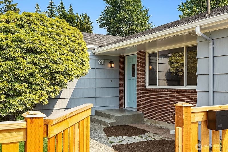 2nd image of 211 N 160th Street