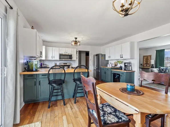 1631 Redtail DRIVE, Hartford, WI 53027