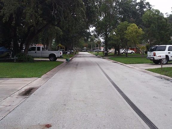 4th image of 1005 E Indian Oaks