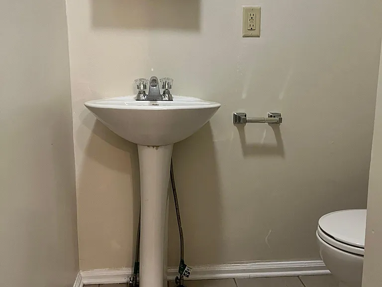 636 Baldwin Ct — Photo 10