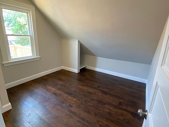 4th image of 30 Fairlawn Ave #3