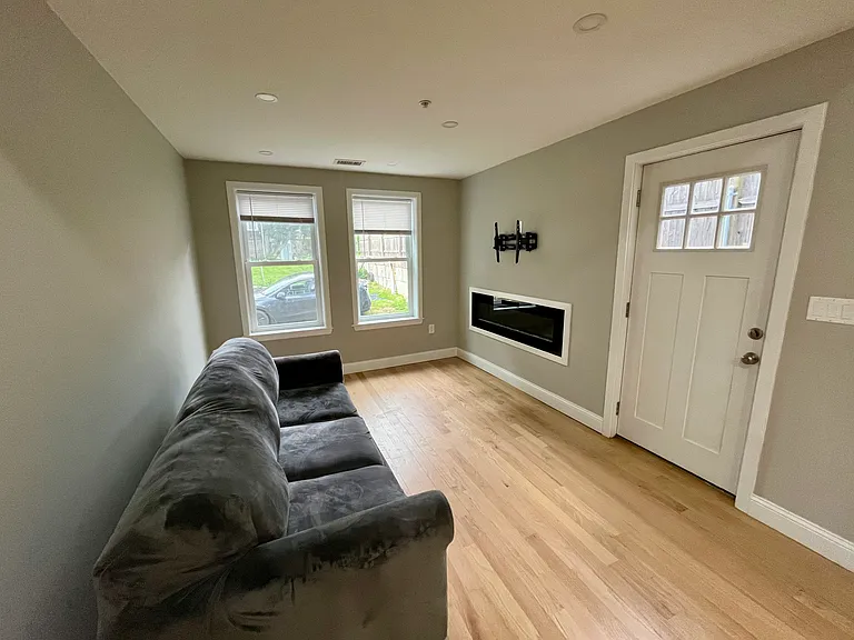 11 Radford Ln #1 — Photo 9