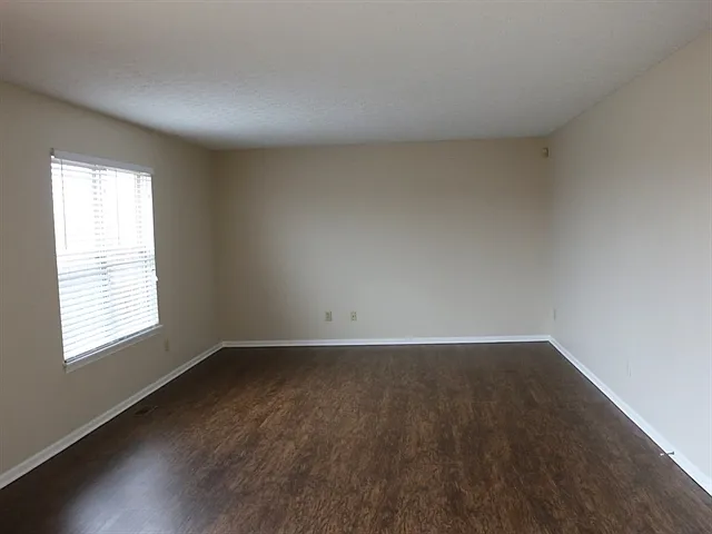 1053 Amherst Blvd — Photo 7