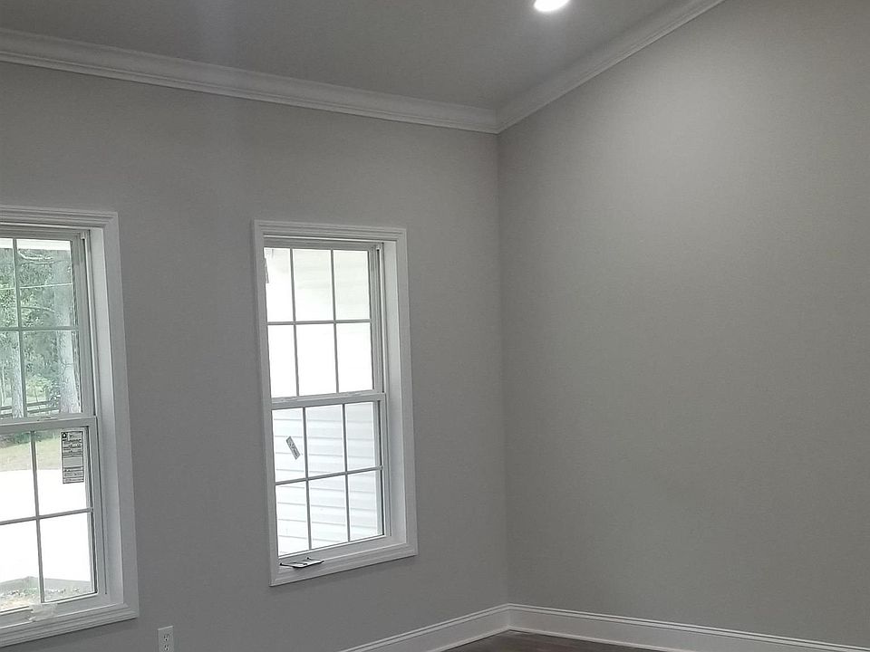2nd image of 886 Dixie Dale Rd