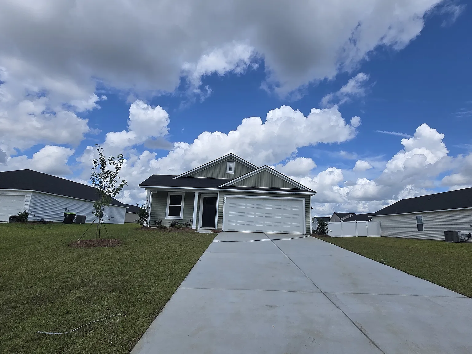 4 bed, 1666 sqft, $1,900 — Photo 2