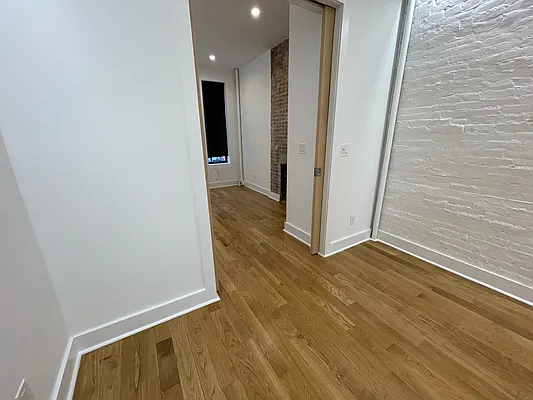 Rented by MQ Realty LLC | media 12