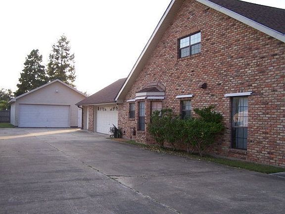 5th image of 4014 Country Dr