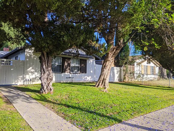 5th image of 7947 Fallbrook Ave