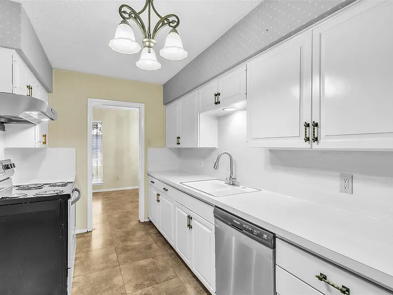 4908 Inverness Ave — Photo 10