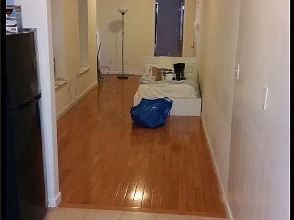 3rd image of 331 W 35th St APT 1E