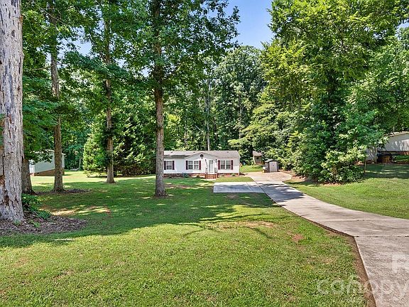 3rd image of 111 Patrice Pl