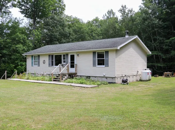1155 Jersey Swamp Rd, Morrisonville, NY 12962