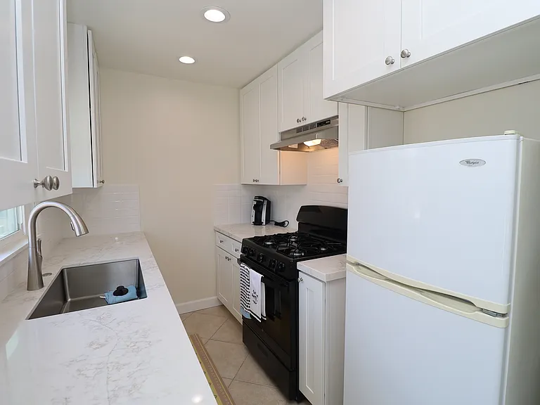 330 Avenida Cabrillo #2 — Photo 6