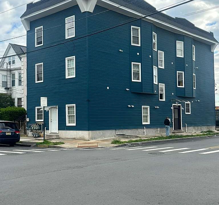 1st image of 601 Magnolia Ave #5