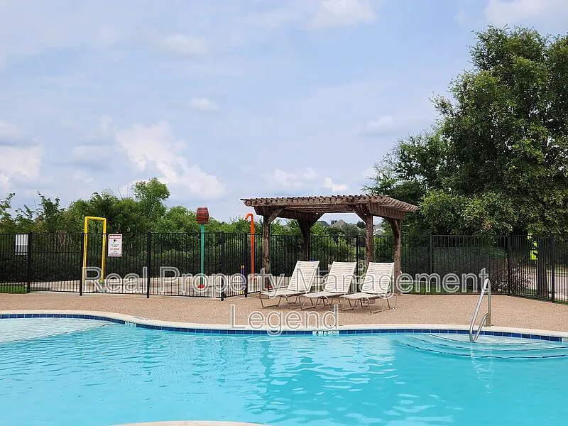 304 Blythe Bridge Dr