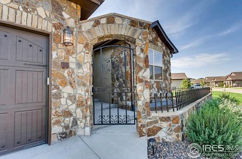 3rd image of 2075 Vineyard Dr