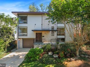 6809 Barr Rd, Bethesda, MD 20816