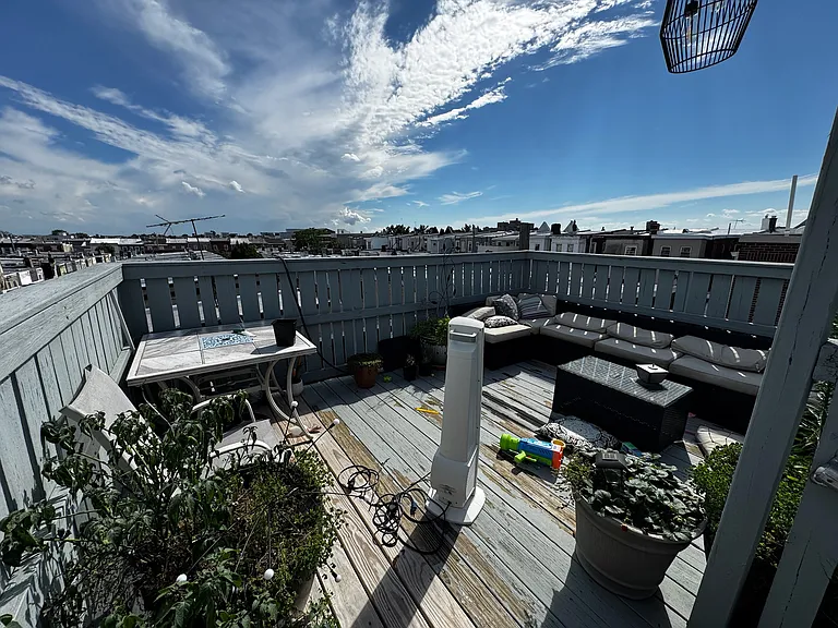 426 Tasker St — Photo 31