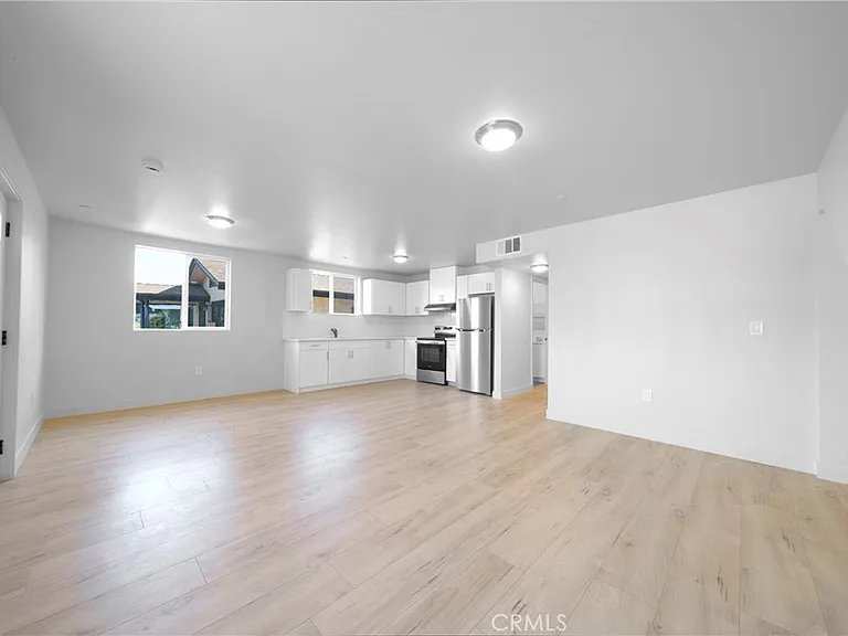 236 W 84th Pl — Photo 4