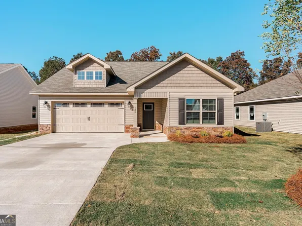 135 Red Tail Cir, Byron, GA 31008