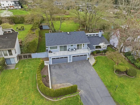 12891 Southridge Dr, Surrey, BC V3X 3C7