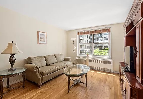 2nd image of 309 E 87th St APT 7E