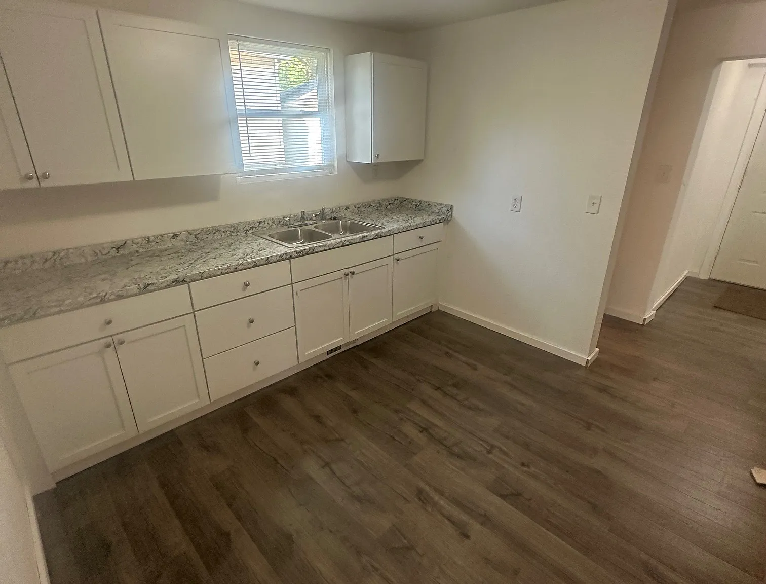 2 bed, 1086 sqft, $990 — Photo 2