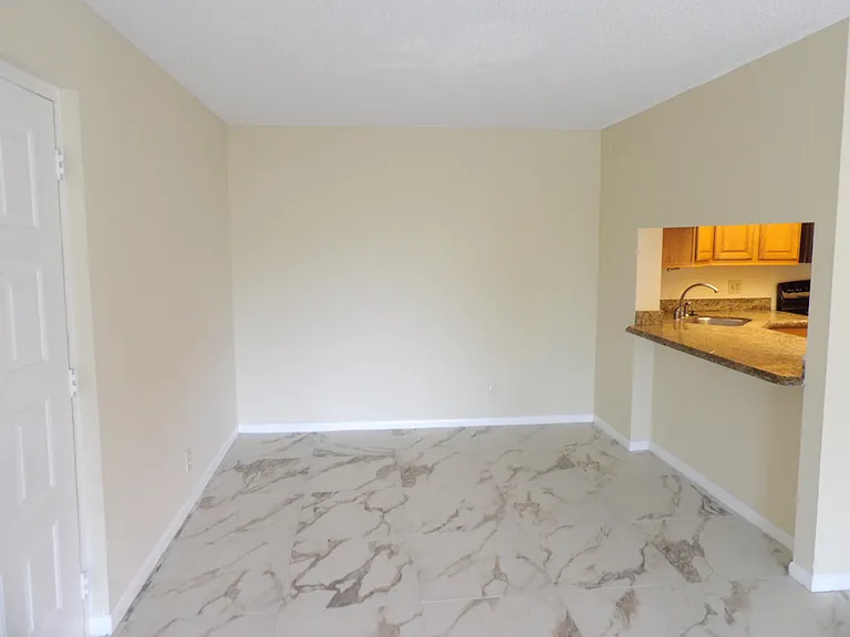 623 Sea Pine Way #D2 — Photo 7