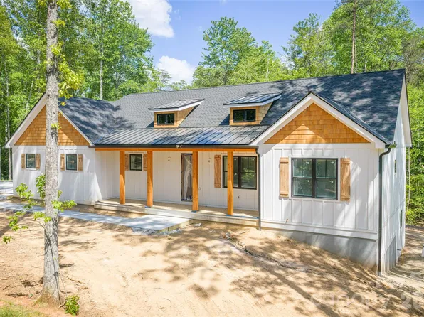 20 Nature Walk Ln, Hendersonville, NC 28739