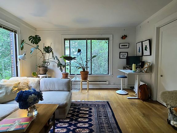 2nd image of 532 Belmont Ave E #301
