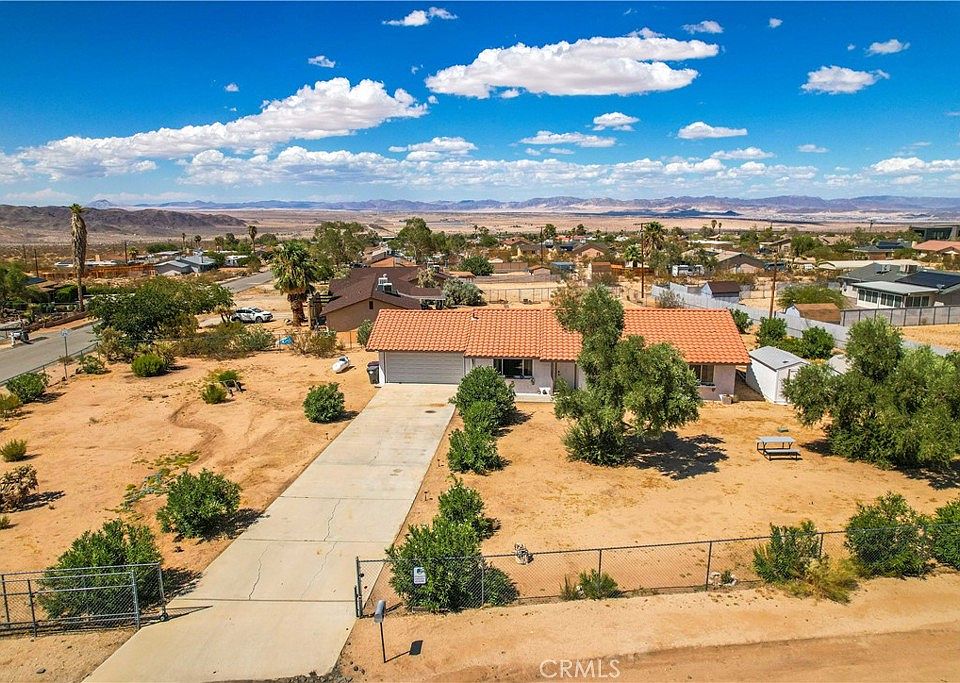 1st image of 68990 Alta Loma Dr