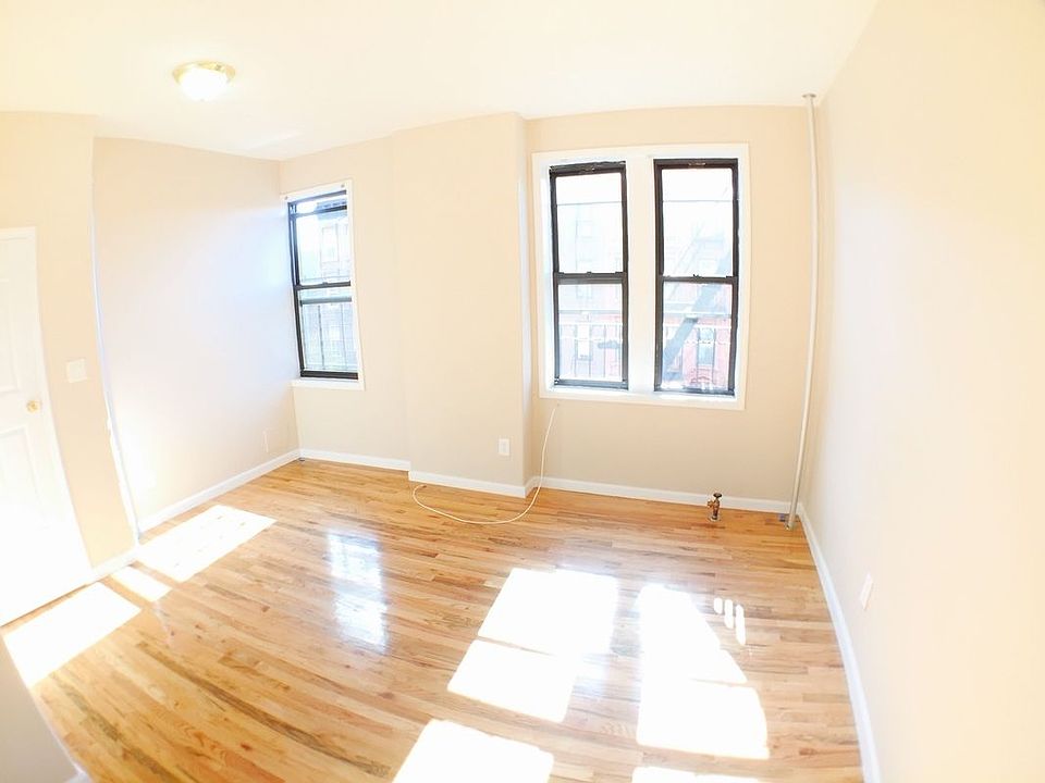 2nd image of 210 Putnam Ave APT 10