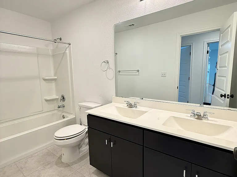 2609 Danbury Ln — Photo 15