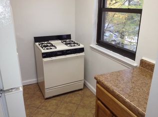 8935 Rutledge Ave, Glendale, NY 11385