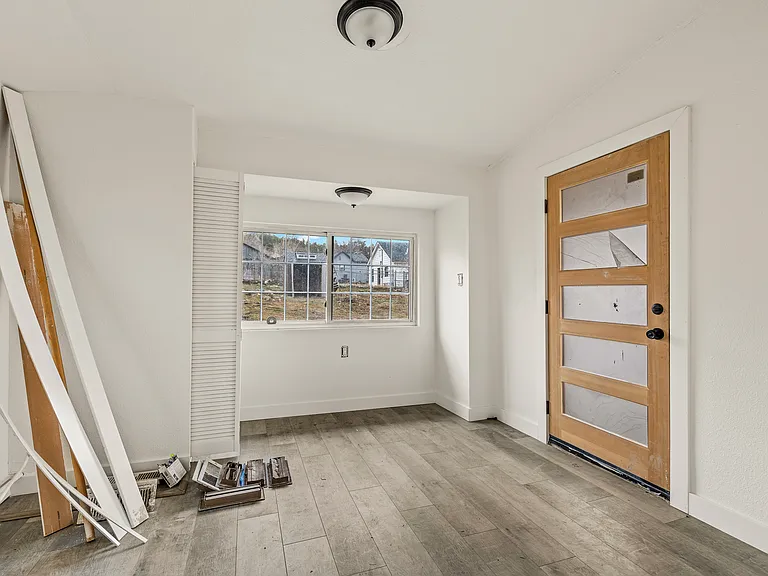 114 E Sherman Ave — Photo 27