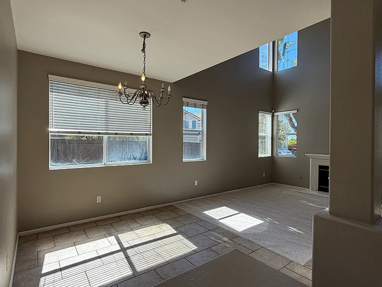 4725 Driftwood Way — Photo 9