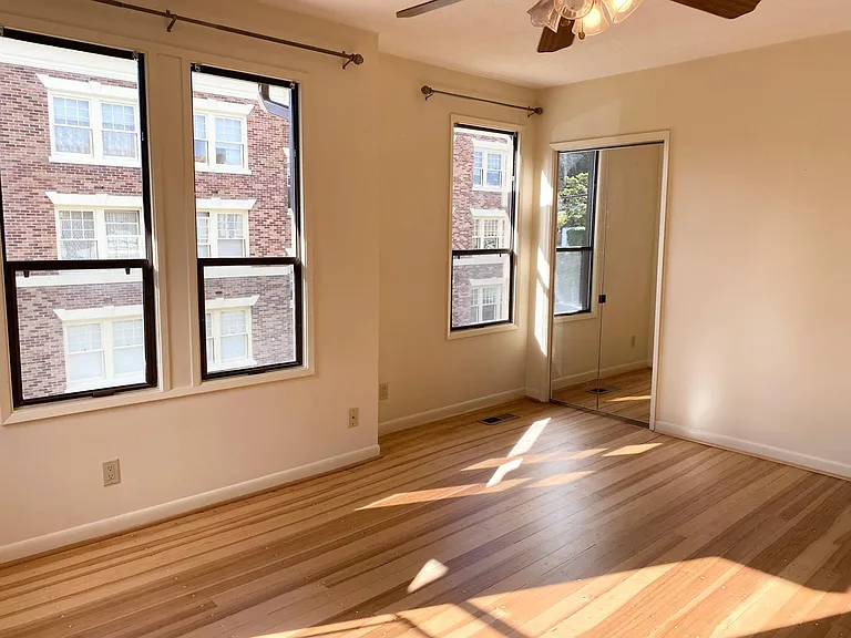 1456 Franklin Ave — Photo 16