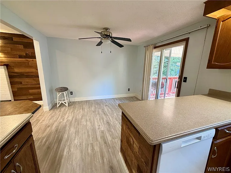 783 N French Rd — Photo 4