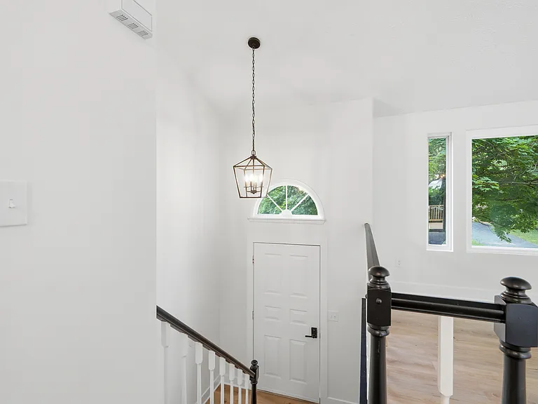 202 Leslie Ct #202 — Photo 24