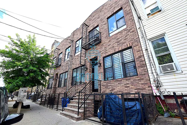 Rented by null | media 39