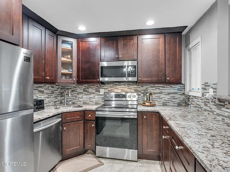 91 Arrowood Rd #B — Photo 1