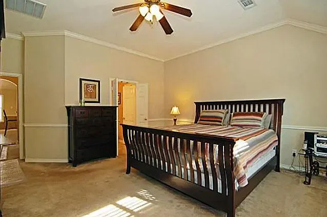 10374 Coach House Ln — Photo 6